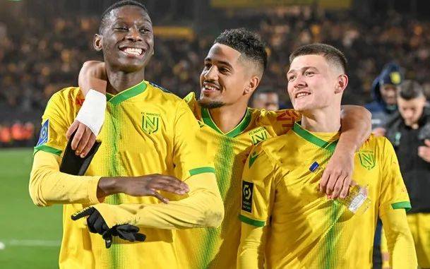 包含雷恩客场逆转胜利，继续追赶法甲争冠的词条