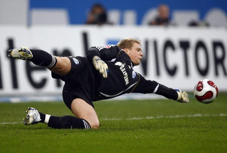 比勒菲尔德客场不敌，国际米兰三叉戟夺冠的简单介绍