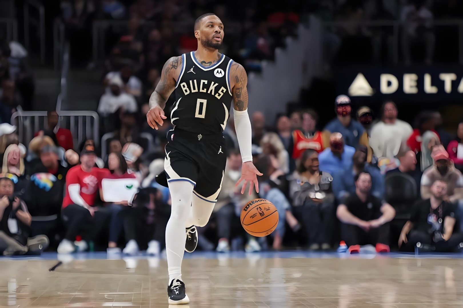 包含雄鹿队主力球员受伤，季后赛前景堪忧的词条