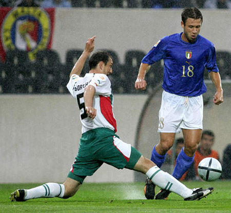 保加利亚队力克对手，打进欧洲杯资格赛下一轮的简单介绍