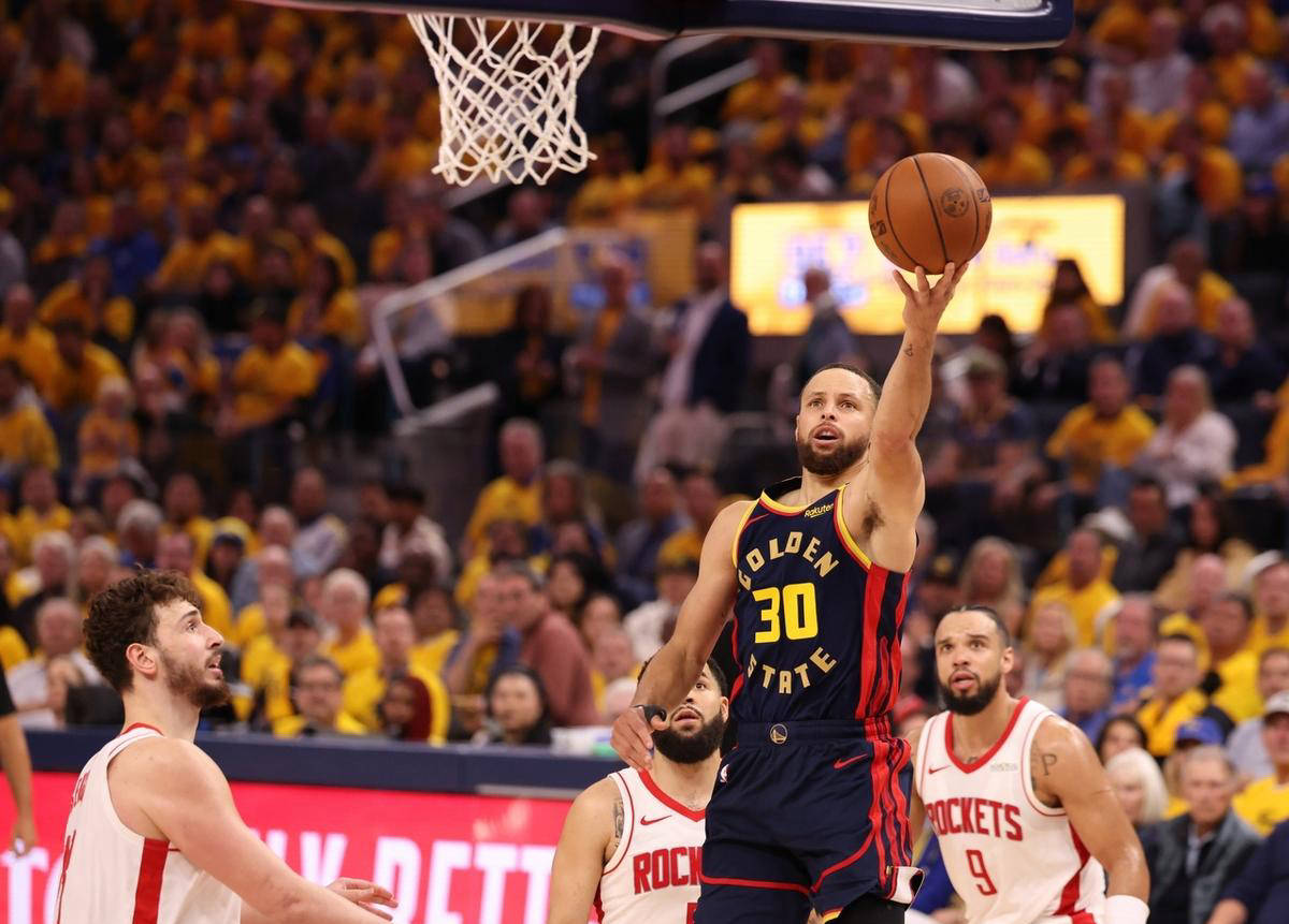 猛龙主场击败勇士,取得关键胜利稳住排名 猛龙主场击败勇士,取得关键胜利稳住排名