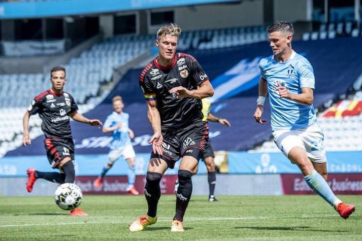 包含尼姆主场遭遇失利，保级形势岌岌可危的词条