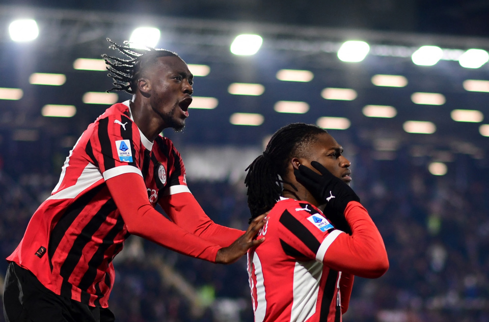 AC米兰前锋在比赛中连续破门