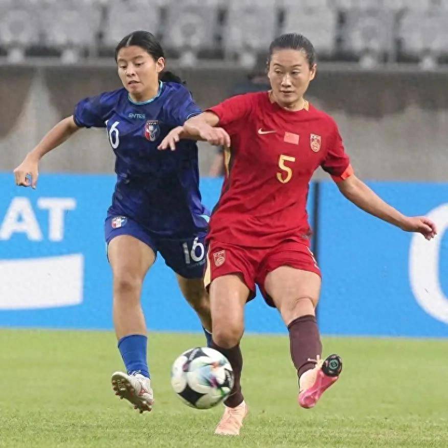 关于亚洲女足球员展现出色技术，获得胜利的信息