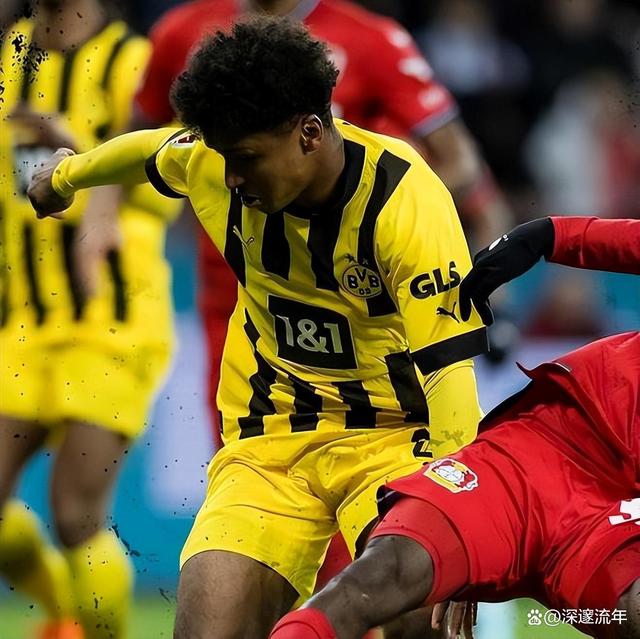 马德利德比现抢球纠纷，皇马球迷热议