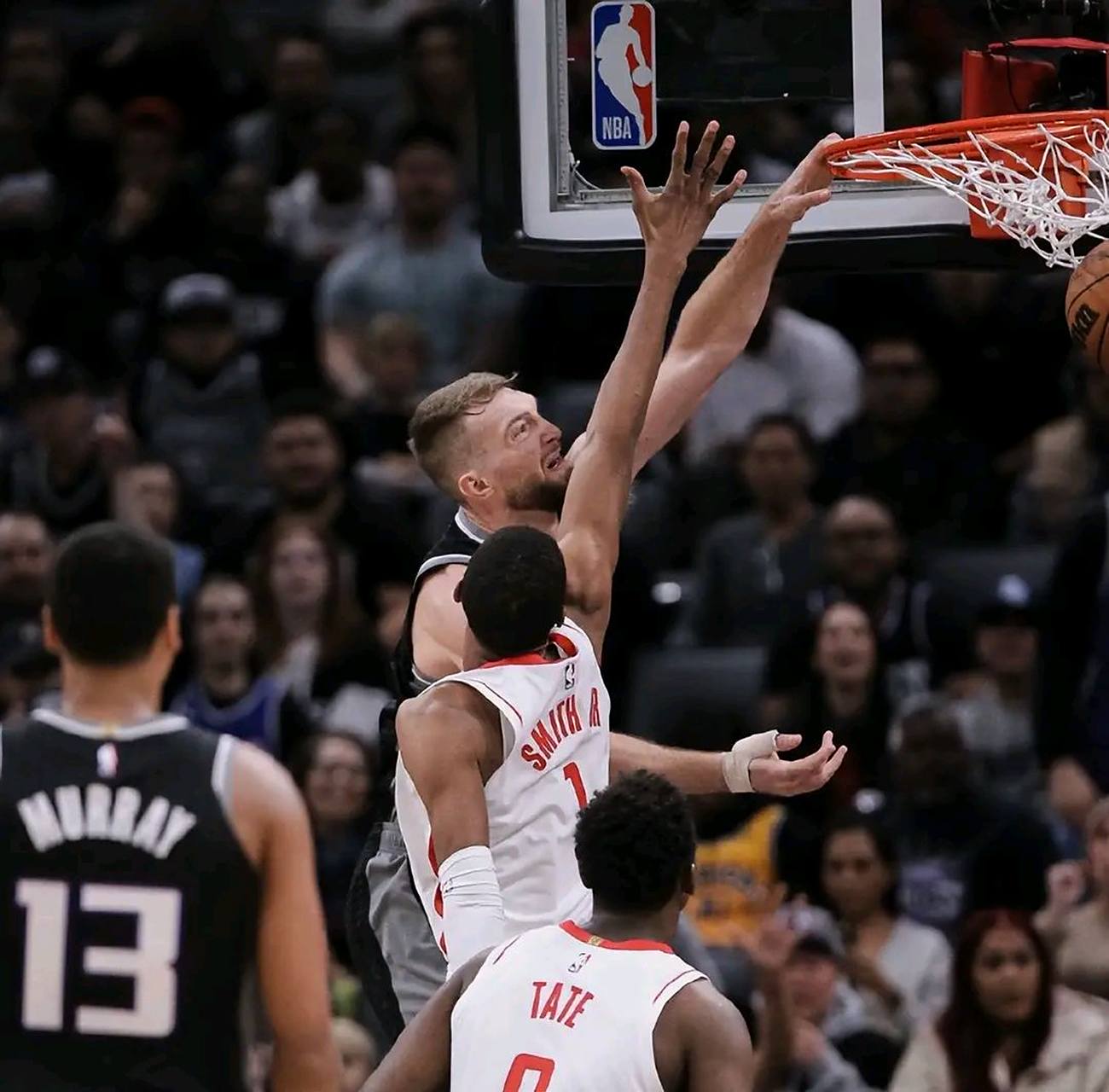 尼斯不敌对手，遭遇连败压力的简单介绍