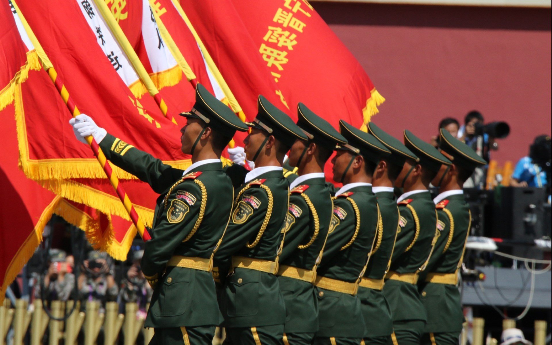 冷雨夜,克罗地亚爆冷雷恩,凯恩一人点亮全队