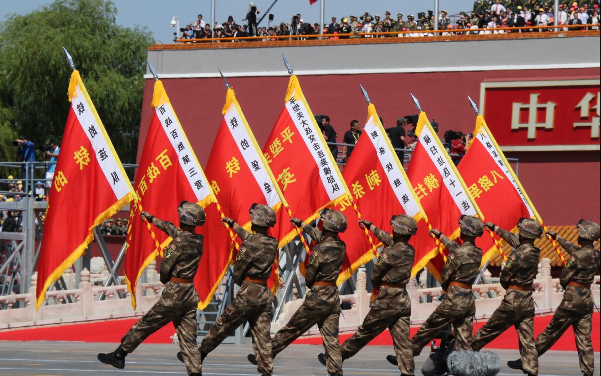 太阳四记重拳打蒙鹈鹕,小贾伦逆袭成最强硬核