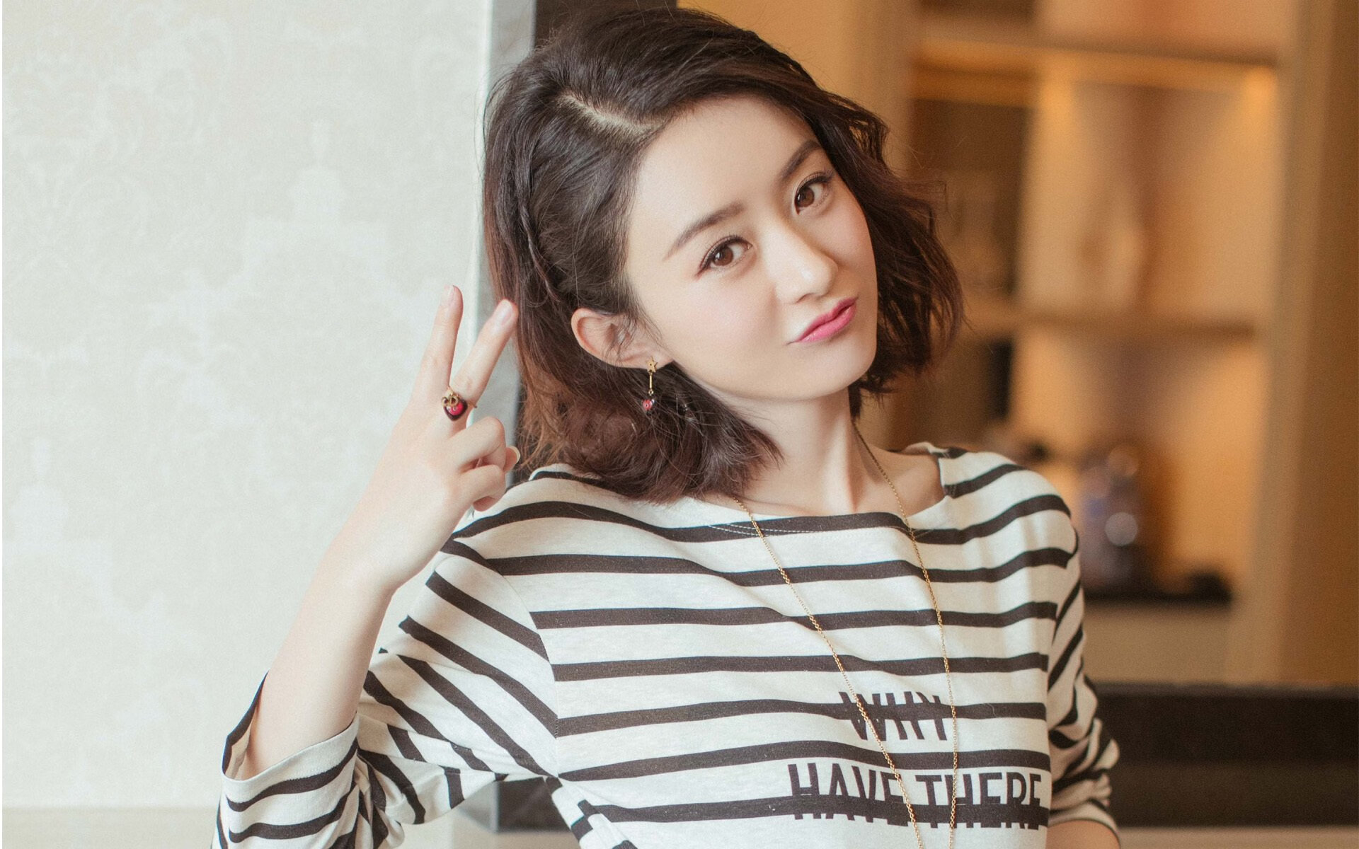 非洲雄狮咆哮巴黎！喀麦隆攻势如潮压制法国，巴斯托尼一剑封喉成关键先生