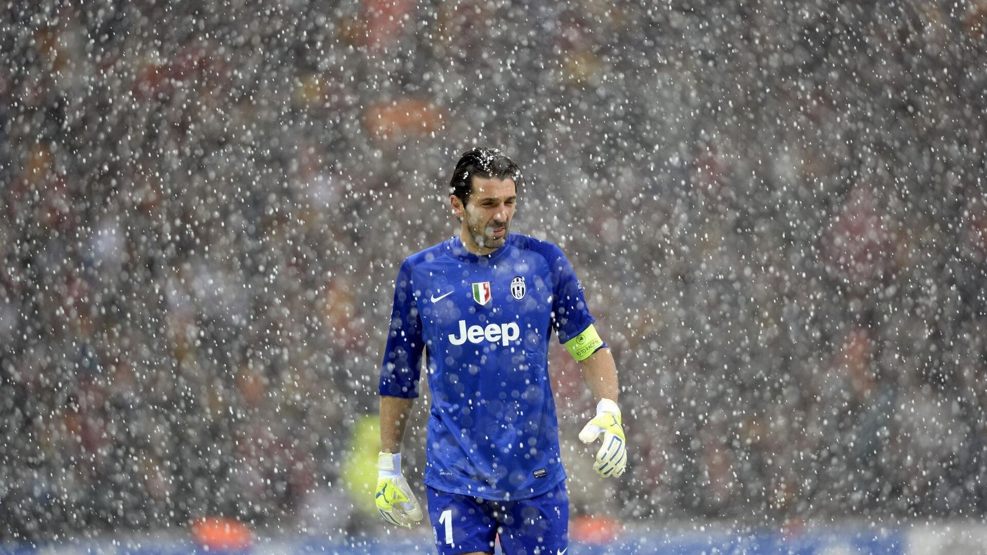 跨洲对决的璀璨夜晚，厄拉霍维奇关键一击，厄瓜多尔险胜瑞典晋级